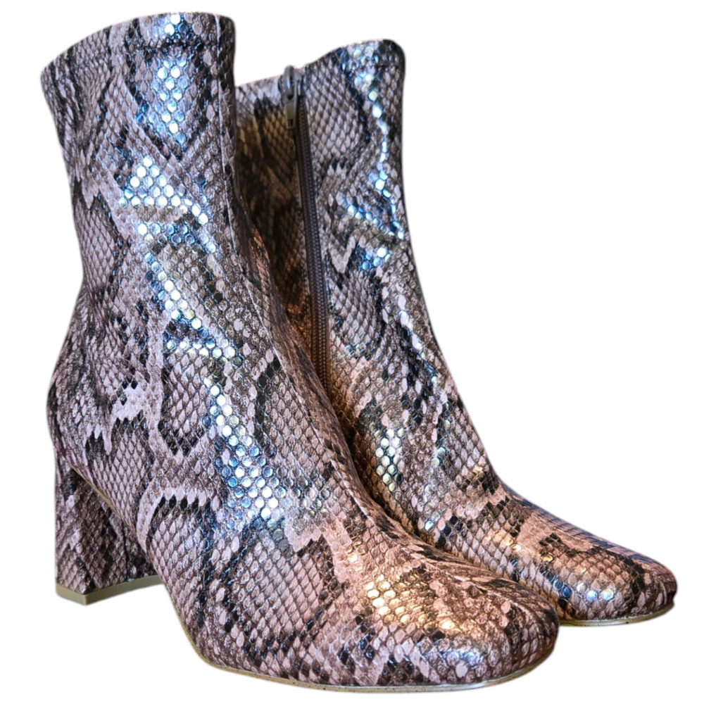 Steve Madden Harli Snake Print Booties 6 M
